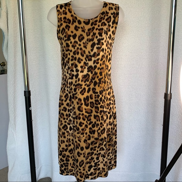 Calvin Klein Dresses & Skirts - EUC Calvin Klein leopard print sleeveless knit sheath dress.